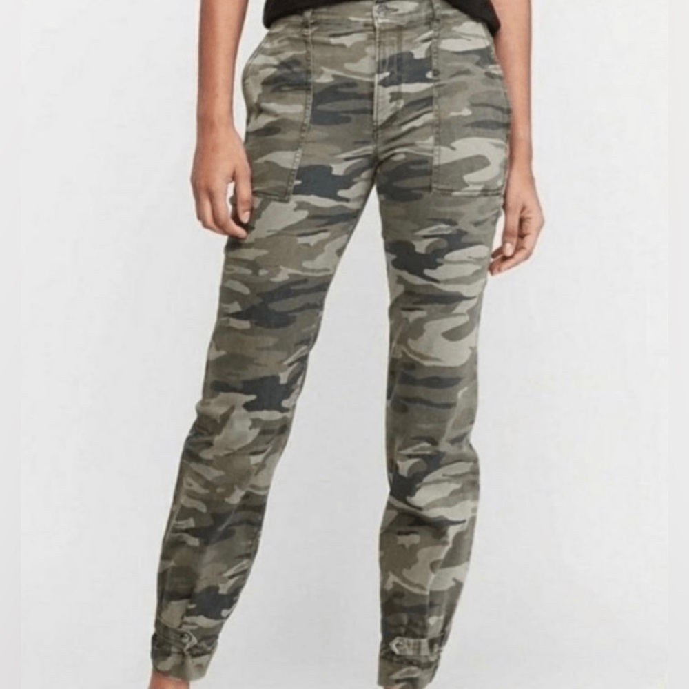 Express High Rise Cropped Camo Pant